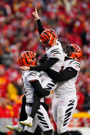 Chiefs fall to Bengals in overtime, 27-24, as Cincinnati punches Super Bowl  ticket