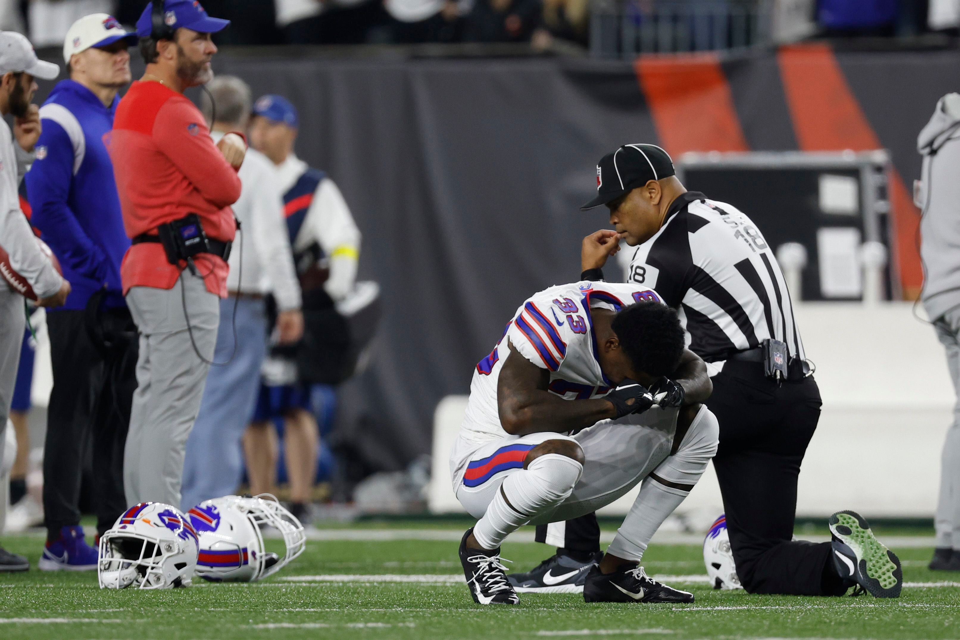 Bengals receiver Tee Higgins shares support for Damar Hamlin following play  that left Bills player in critical condition - CBS News