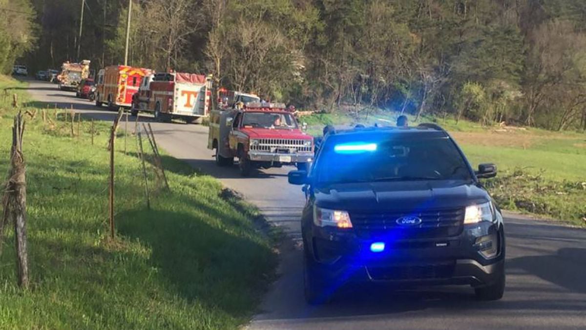 5 killed in tourist helicopter crash in Great Smoky Mountains