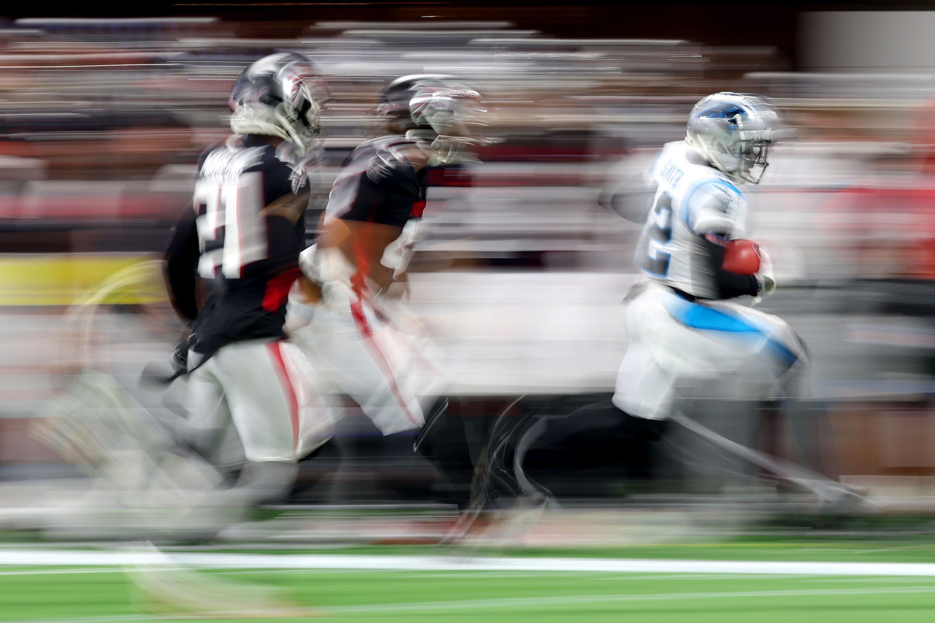 Carolina panthers vs atlanta falcons hi-res stock photography and images -  Alamy