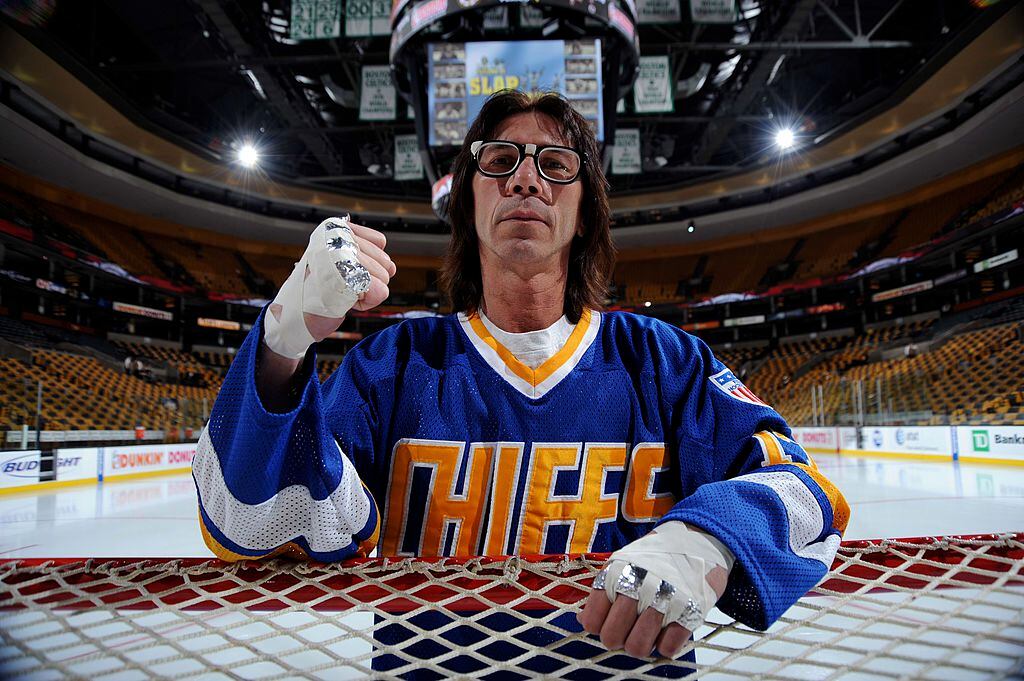 YOUI-GIFTS Hanson Brothers Charlestown Chiefs 16 Jack 17 Steve 18 Jeff Slap  Shot Movie Ice Hockey Jersey 