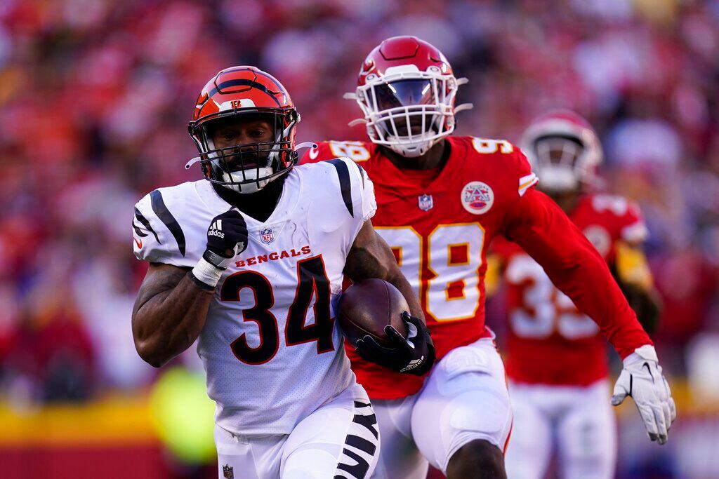 Chiefs fall to Bengals in overtime, 27-24, as Cincinnati punches