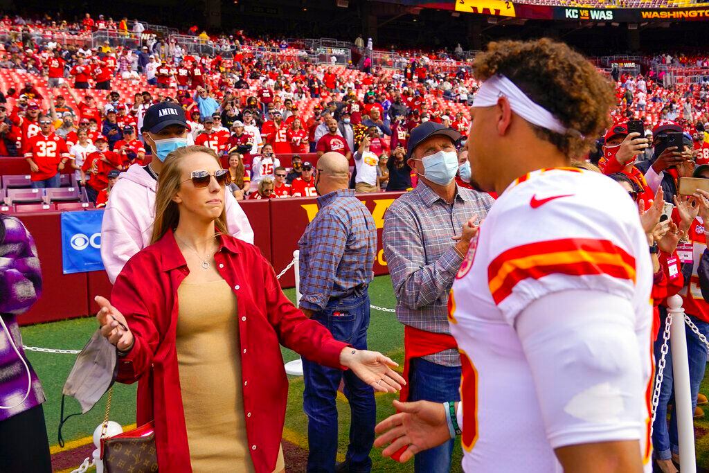 Patrick & Brittany Mahomes reveal gender of baby No. 2