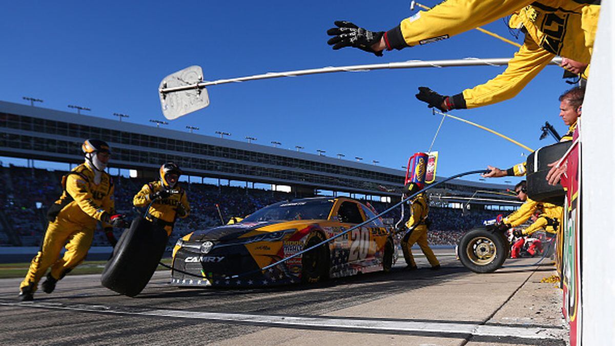 Erik Jones Won T Return To Joe Gibbs Racing In 21