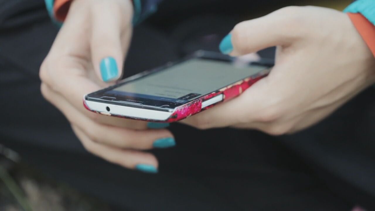 North Carolina middle school makes students put phones on 'lockdown