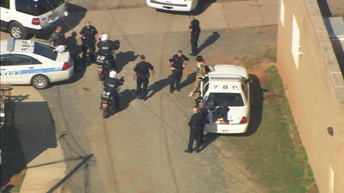 Lockdown Lifted At 2 Charlotte Mecklenburg Schools Officials Say 
